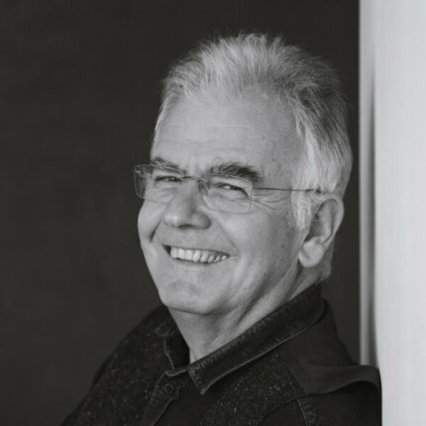 Prof. Hans-Peter Hebensperger-Hüther, Experte für Wohnungsbau